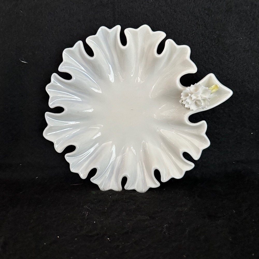 Vintage Lenwile China, Ardalt Japan Verithin! Leaf design dish.